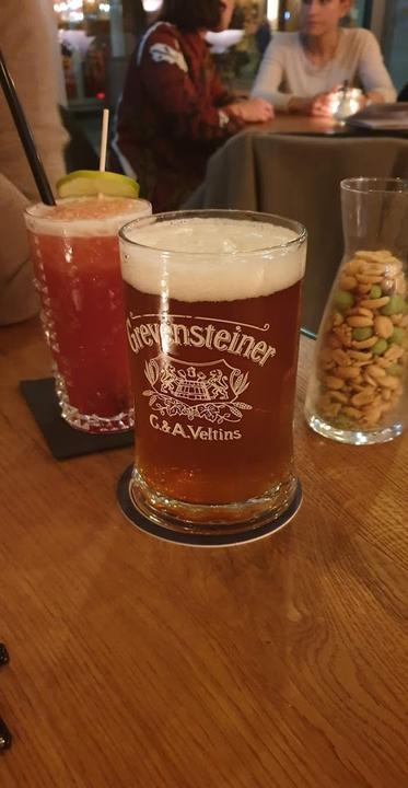 Wallenstein Cafe & Bar